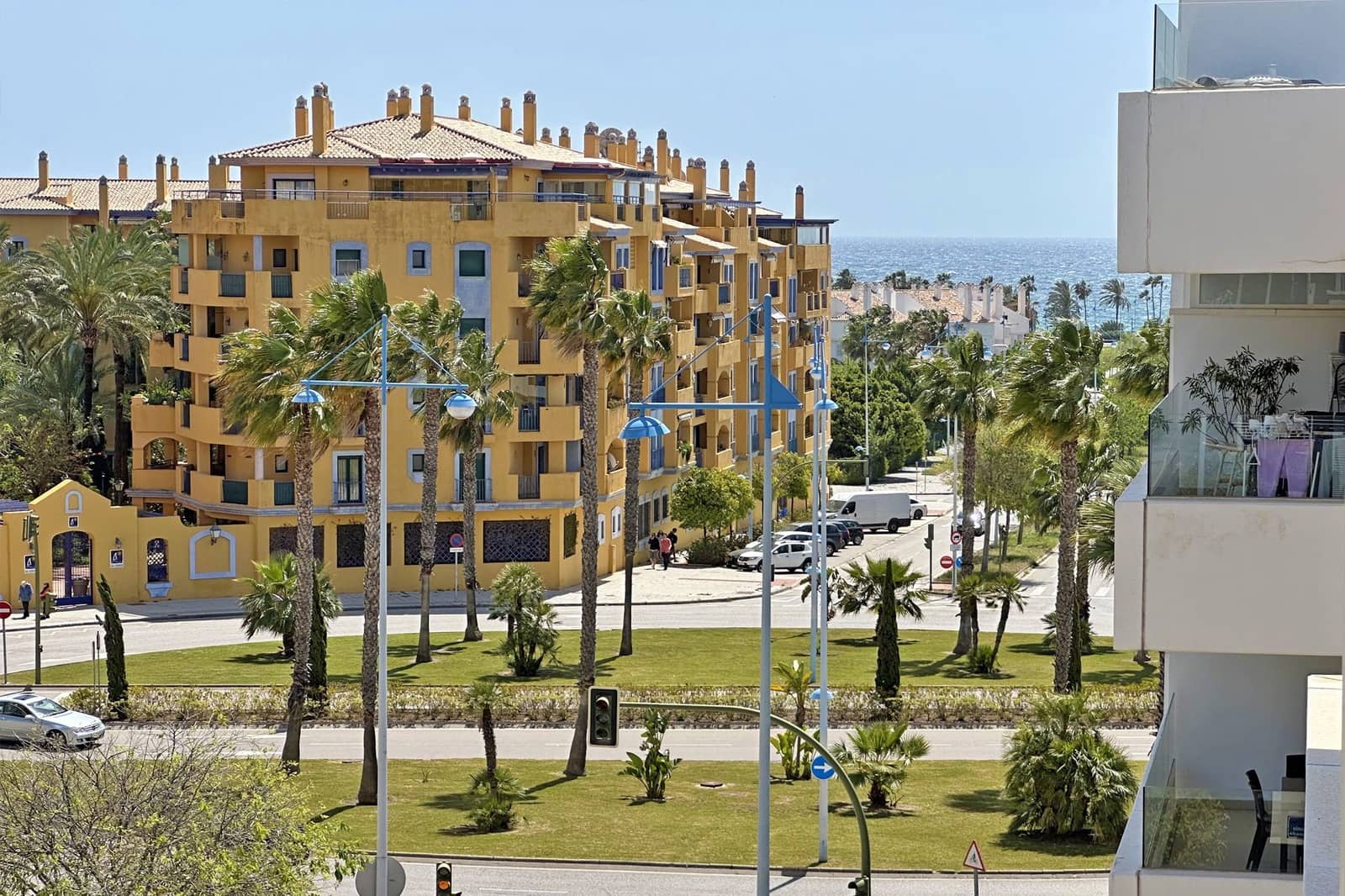 Penthouse for sale in San Pedro de Alcantara with pool - € 675,000 (Ref: 9751437)