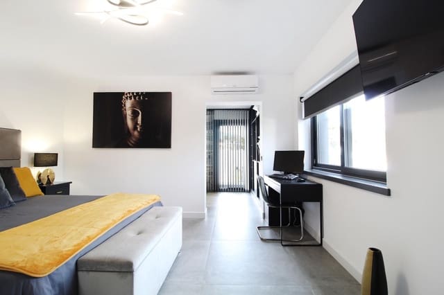 3 bedroom Villa for sale in Nueva Alcántara, Marbella with pool - € 2,450,000 (Ref: 9755188)