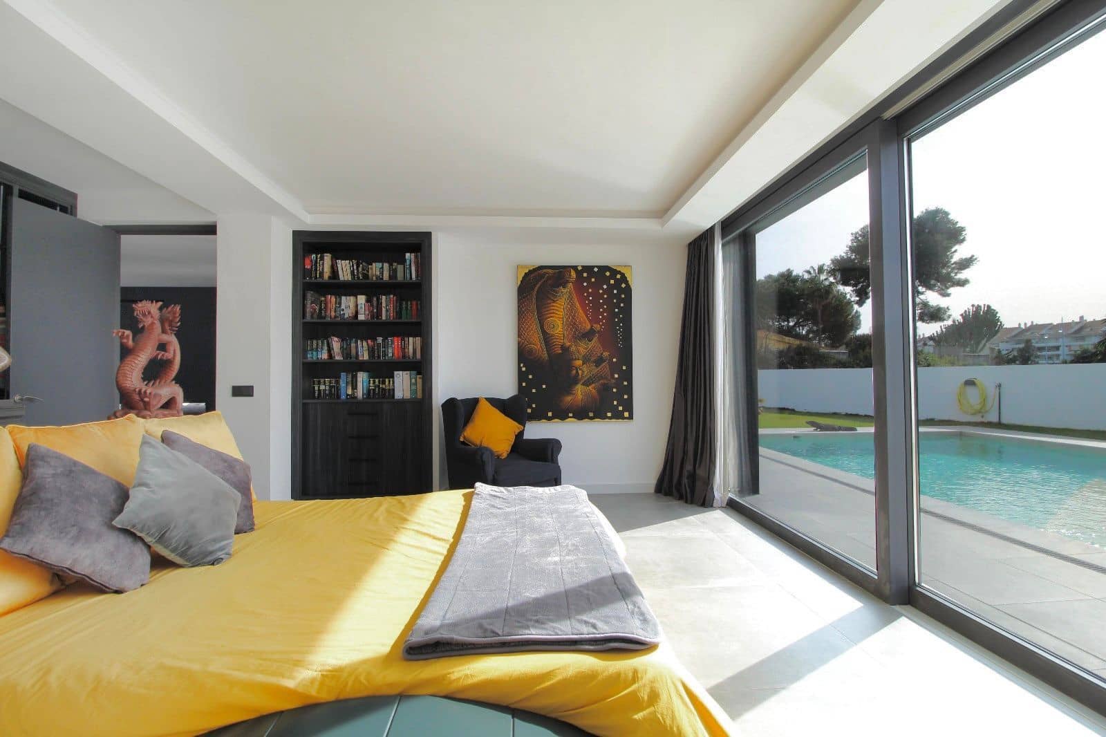 3 bedroom Villa for sale in San Pedro de Alcantara with pool - € 2,450,000 (Ref: 9755188)