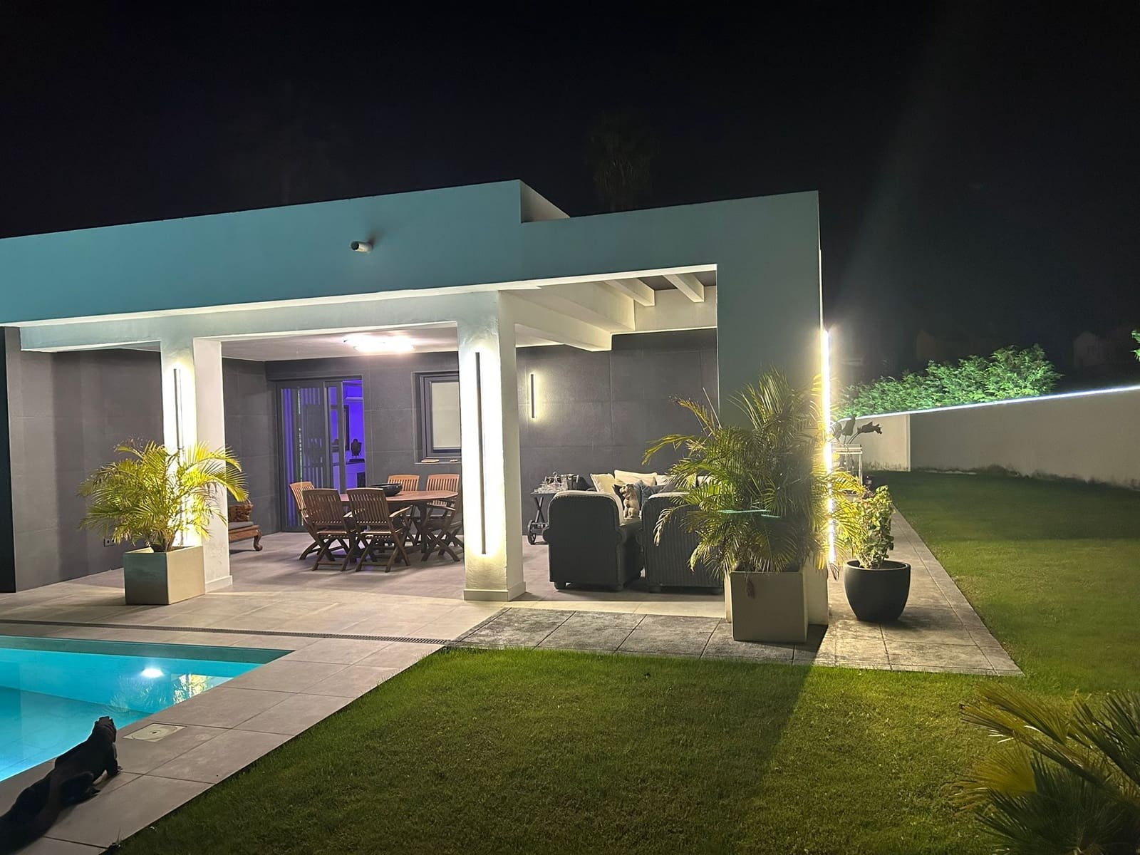 3 bedroom Villa for sale in San Pedro de Alcantara with pool - € 2,450,000 (Ref: 9755188)