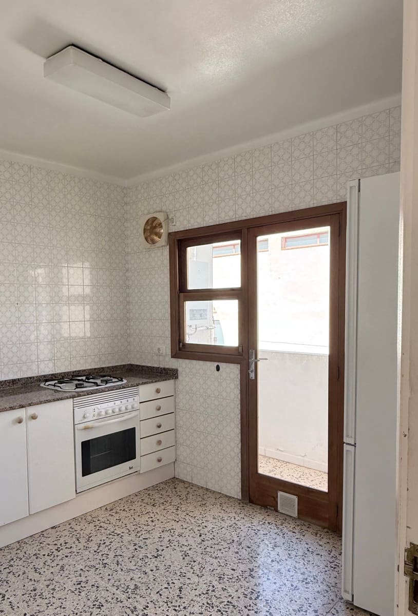 3 bedroom Apartment for rent in Palma de Mallorca - € 1,700 (Ref: 9760041)