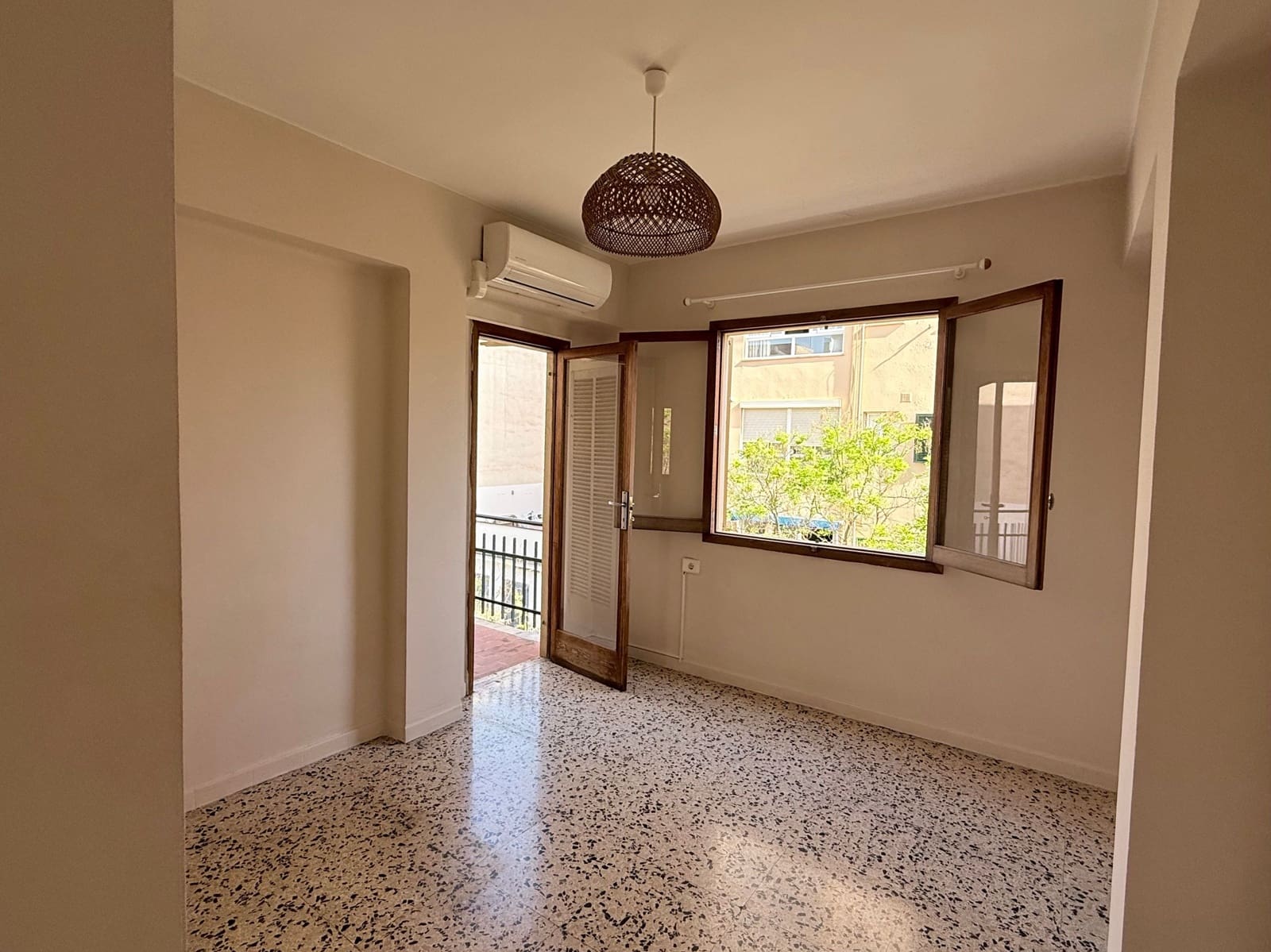 3 bedroom Apartment for rent in Palma de Mallorca - € 1,700 (Ref: 9760041)