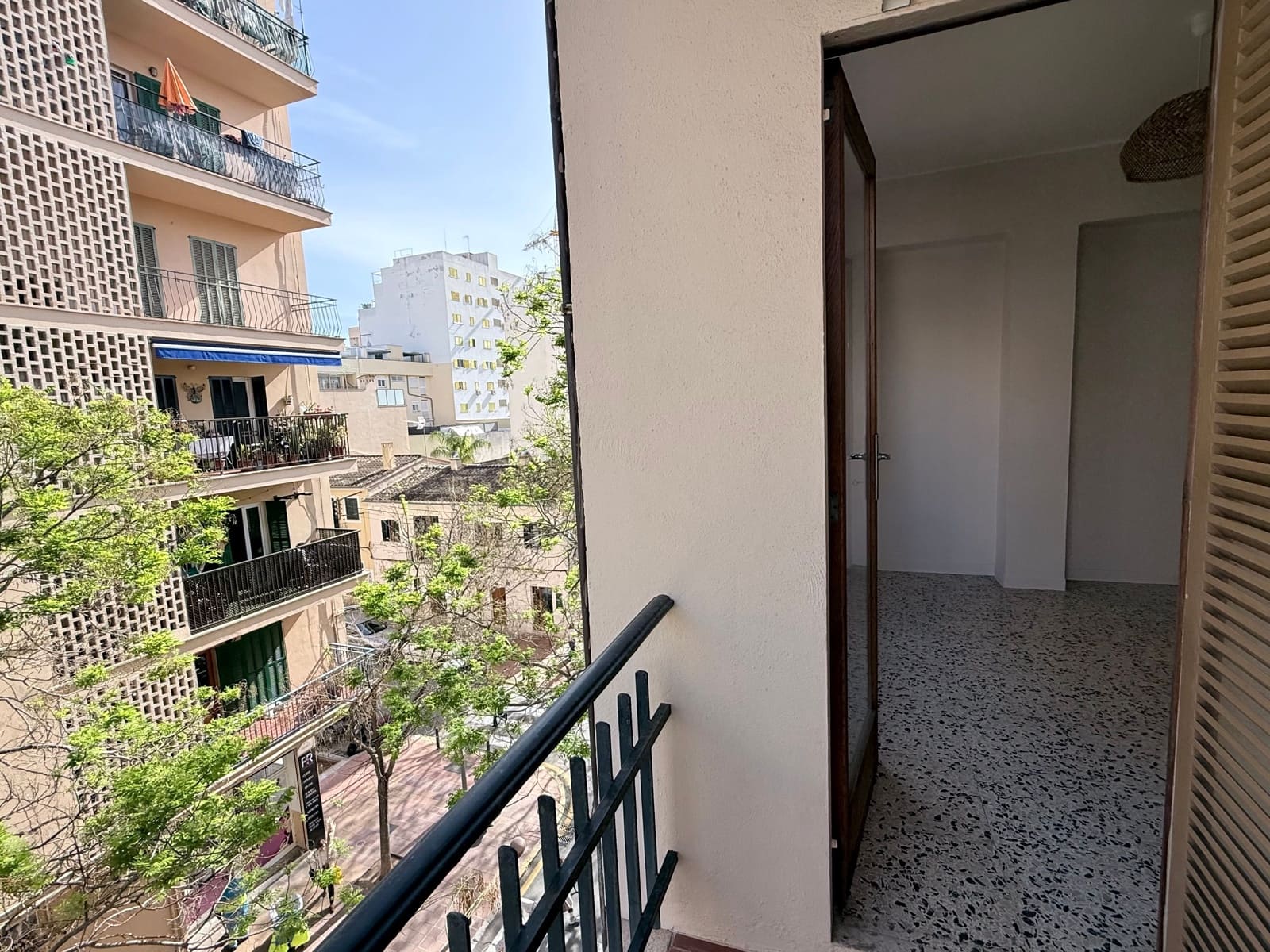 3 bedroom Apartment for rent in Palma de Mallorca - € 1,700 (Ref: 9760041)