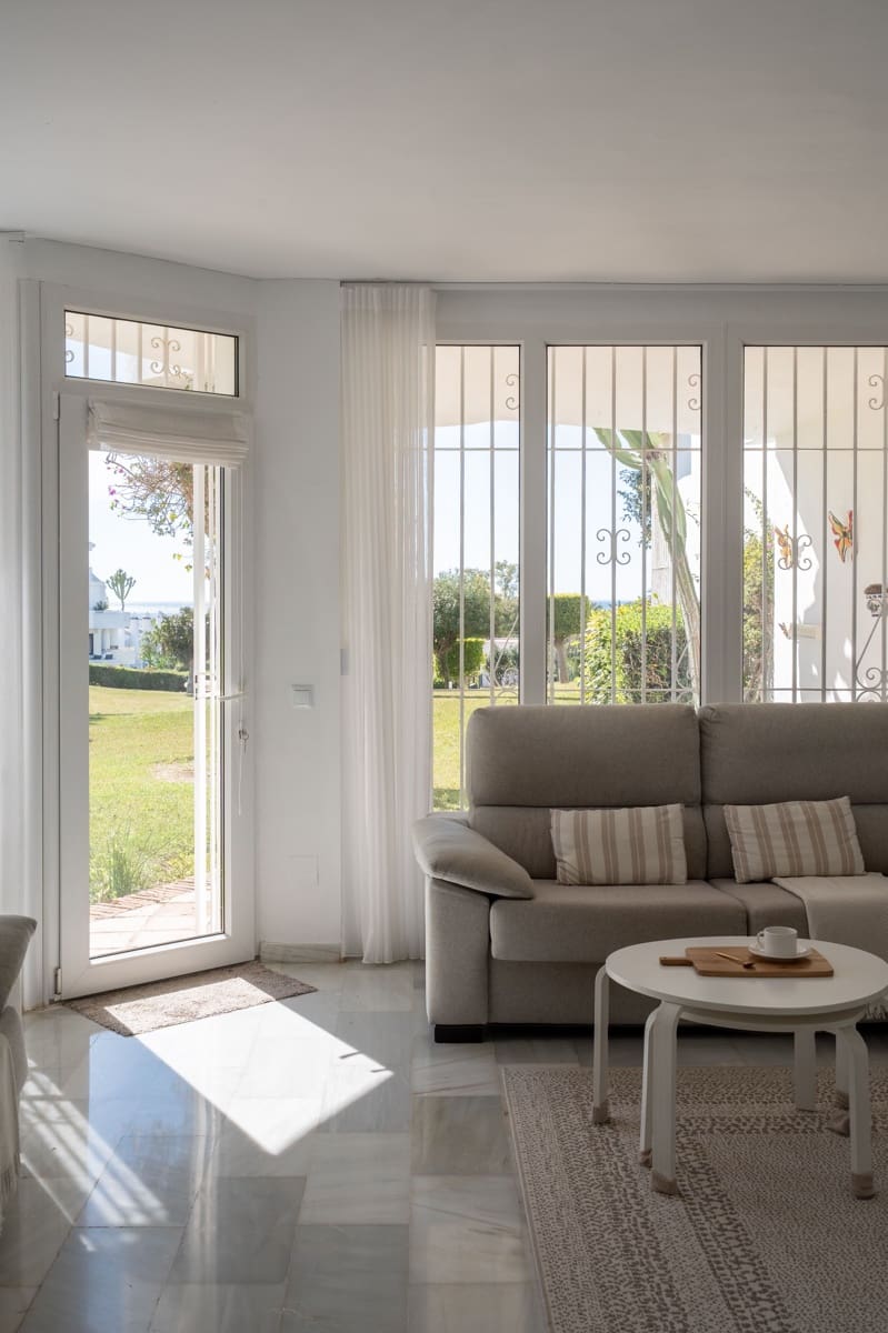 2 soveværelse Lejlighed til salg i Mijas Costa med swimmingpool - € 435.000 (Ref: 9765267)