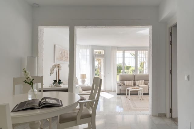 2 soveværelse Lejlighed til salg i Mijas Costa, Mijas med swimmingpool - € 435.000 (Ref: 9765267)