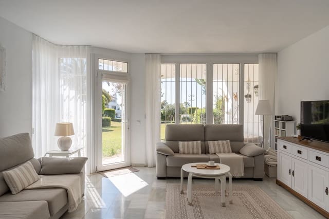 2 soveværelse Lejlighed til salg i Mijas Costa, Mijas med swimmingpool - € 435.000 (Ref: 9765267)