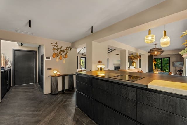 4 chambre Maison de Ville à vendre à Guadalmina Alta, Marbella avec piscine - 3 695 000 € (Ref: 9769945)