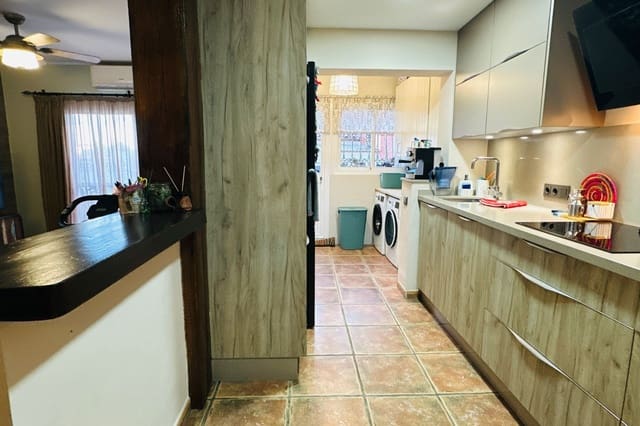 3 soverom Hus til salgs i Mijas Costa, Mijas med svømmebasseng - € 490 000 (Ref: 9770969)