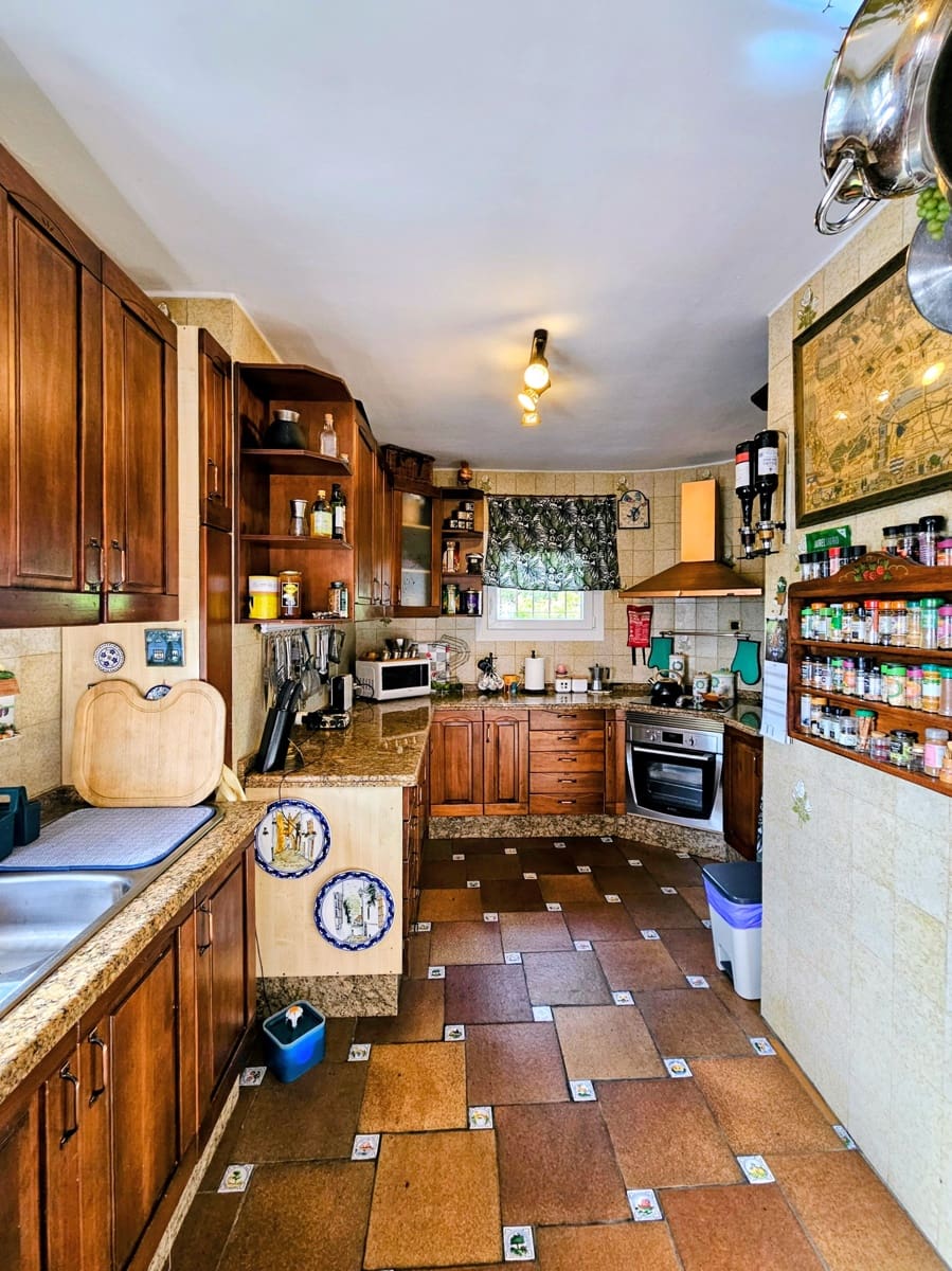 5 slaapkamer Villa te koop in Mijas Costa met zwembad - € 900.000 (Ref: 9775926)