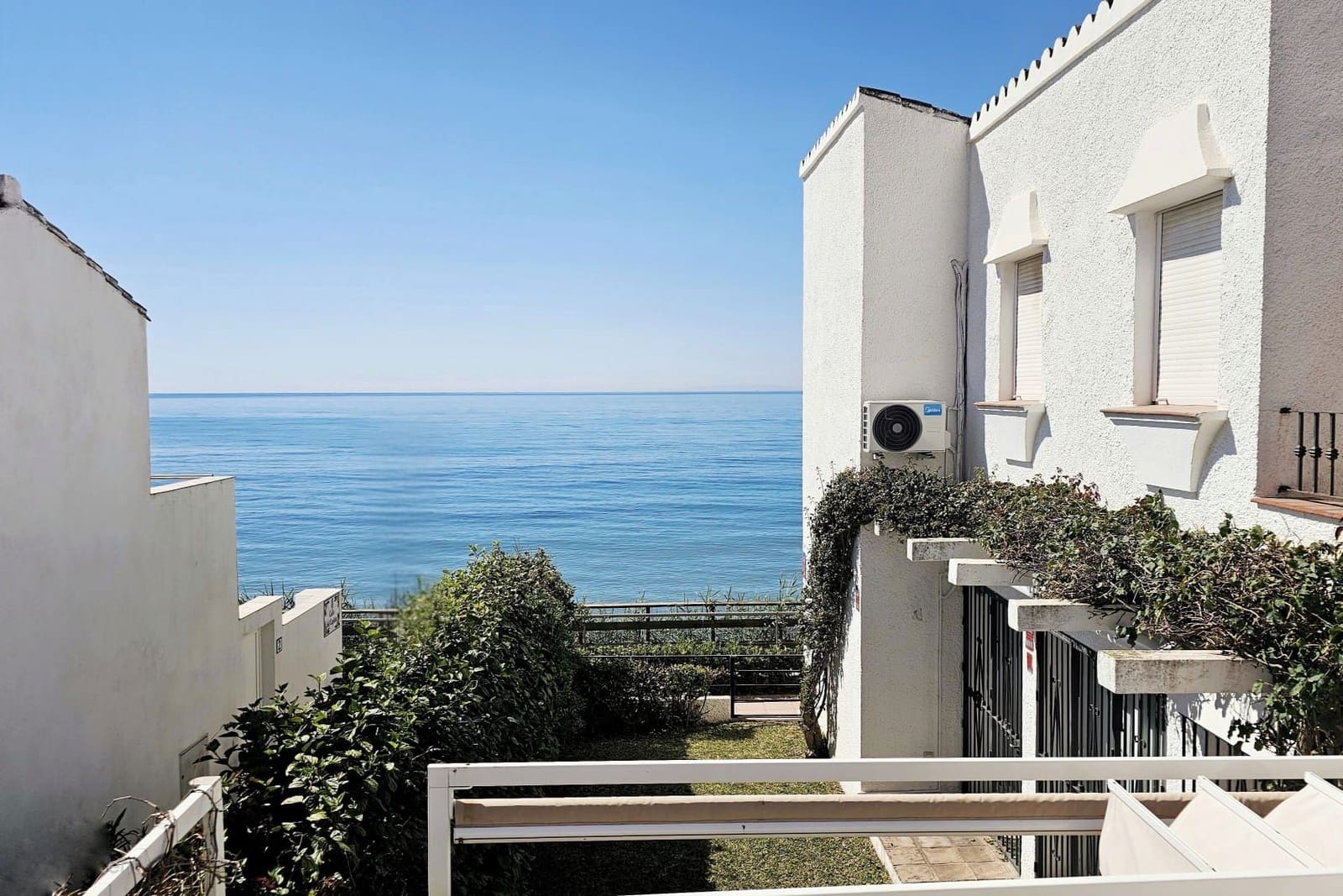 3 chambre Maison de Ville à vendre à Estepona - 849 000 € (Ref: 9775927)