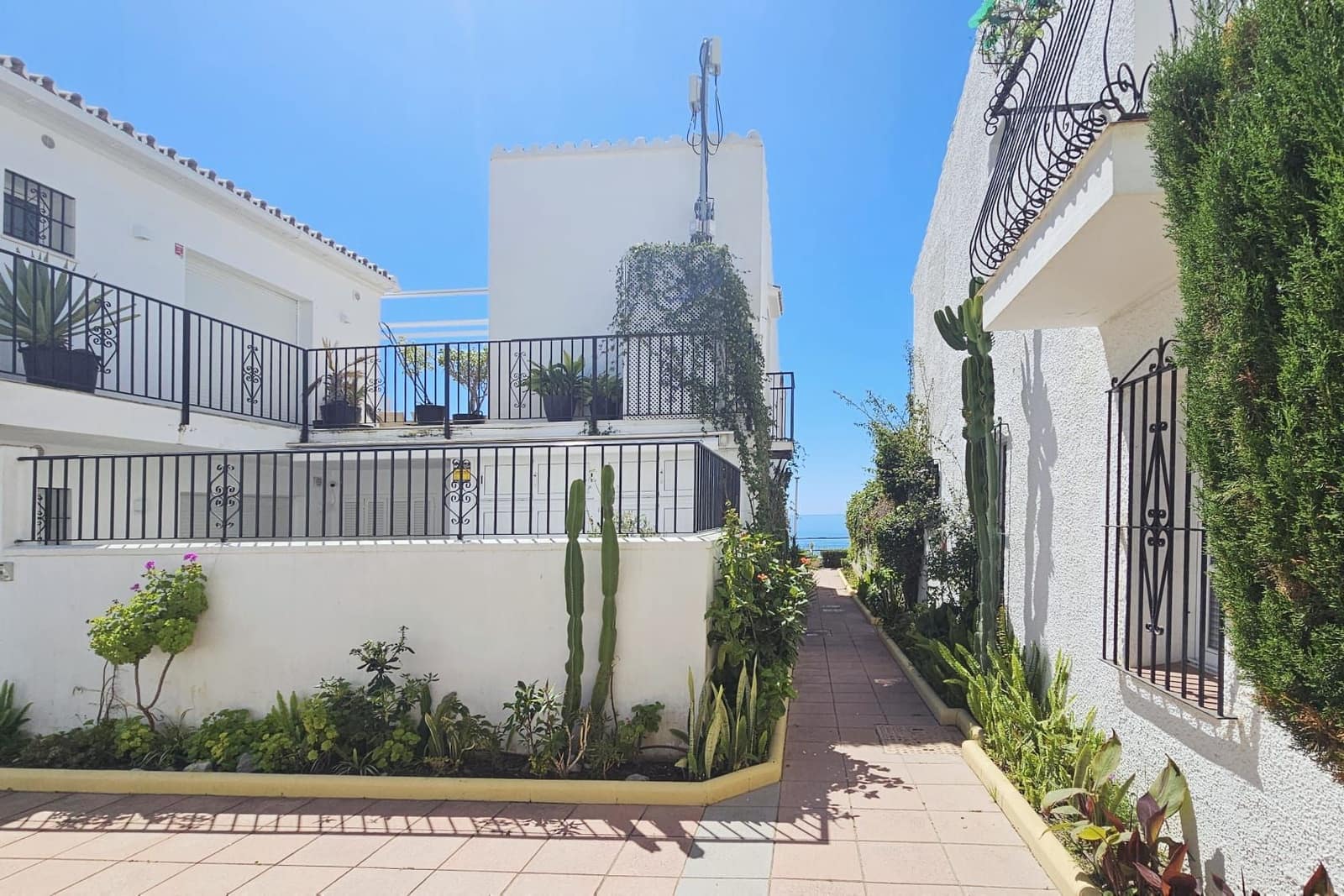 3 chambre Maison de Ville à vendre à Estepona - 849 000 € (Ref: 9775927)