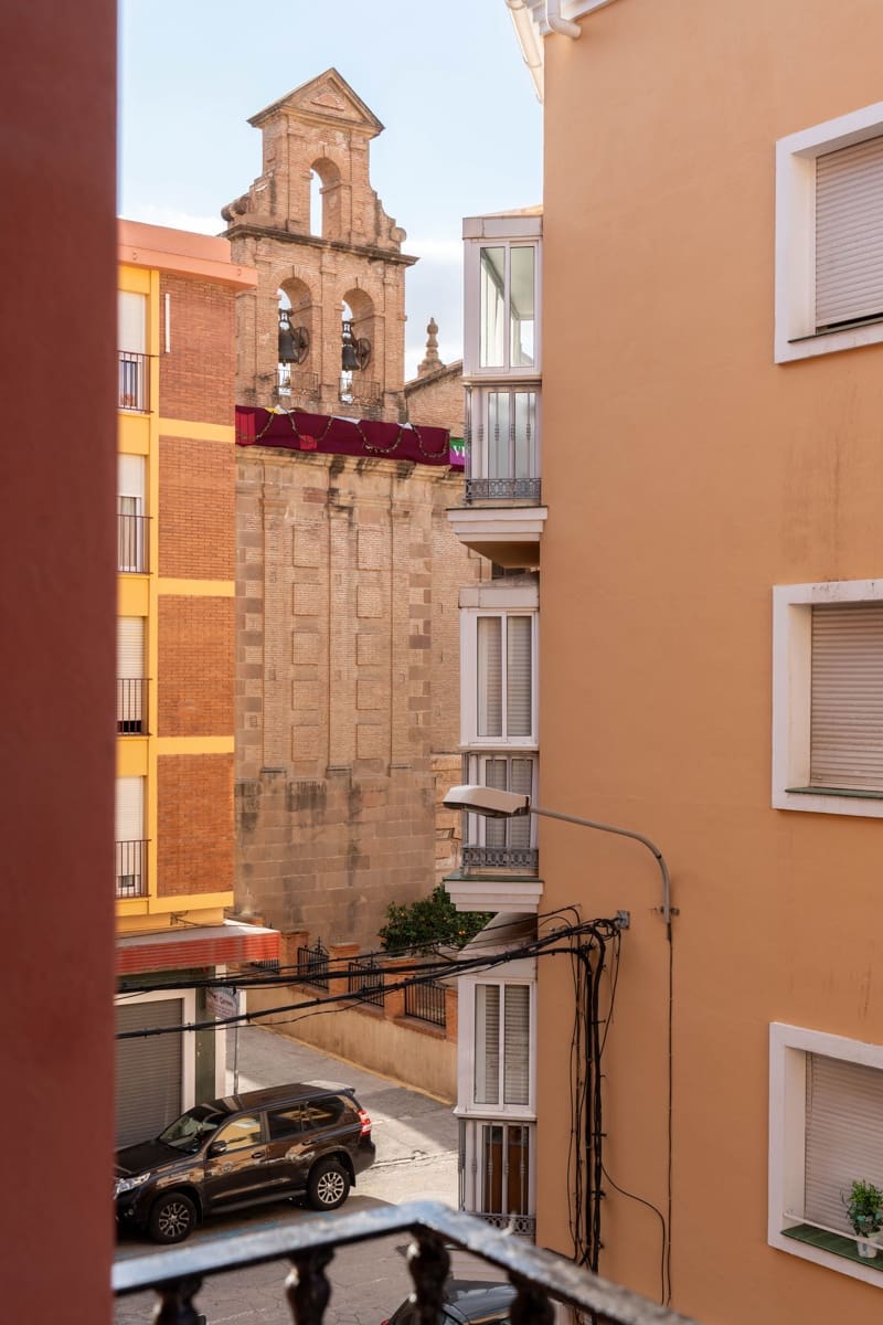 1 soverom Leilighet til leie i Malaga by - € 1 250 (Ref: 9775929)