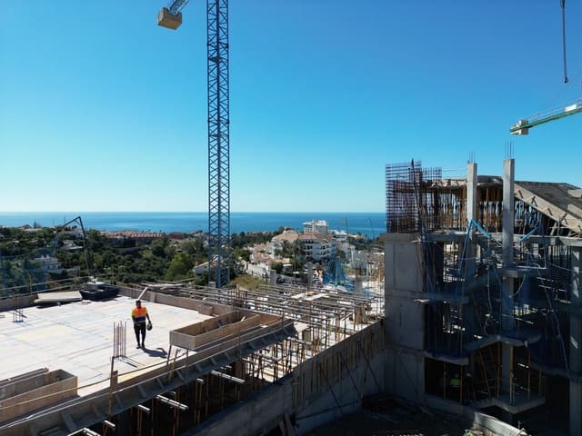 2 slaapkamer Appartement te koop in Torreblanca, Fuengirola met zwembad - € 425.000 (Ref: 9782917)