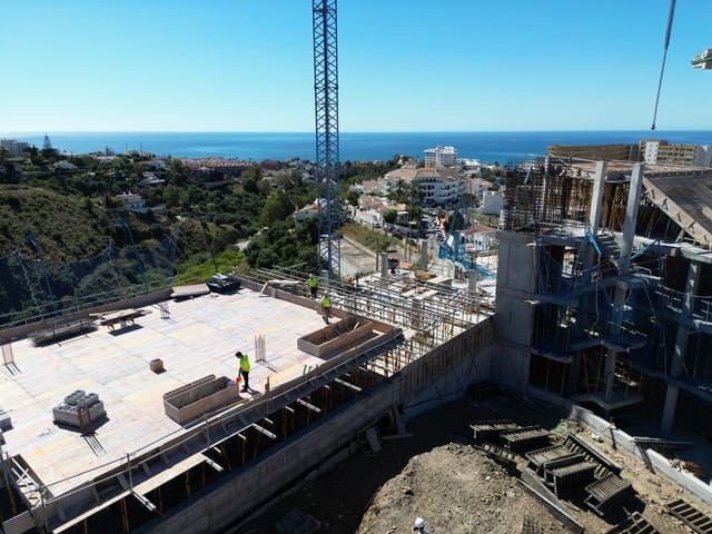 2 Zimmer Apartment zu verkaufen in Torreblanca, Fuengirola mit Pool Garage - 425.000 € (Ref: 9782917)