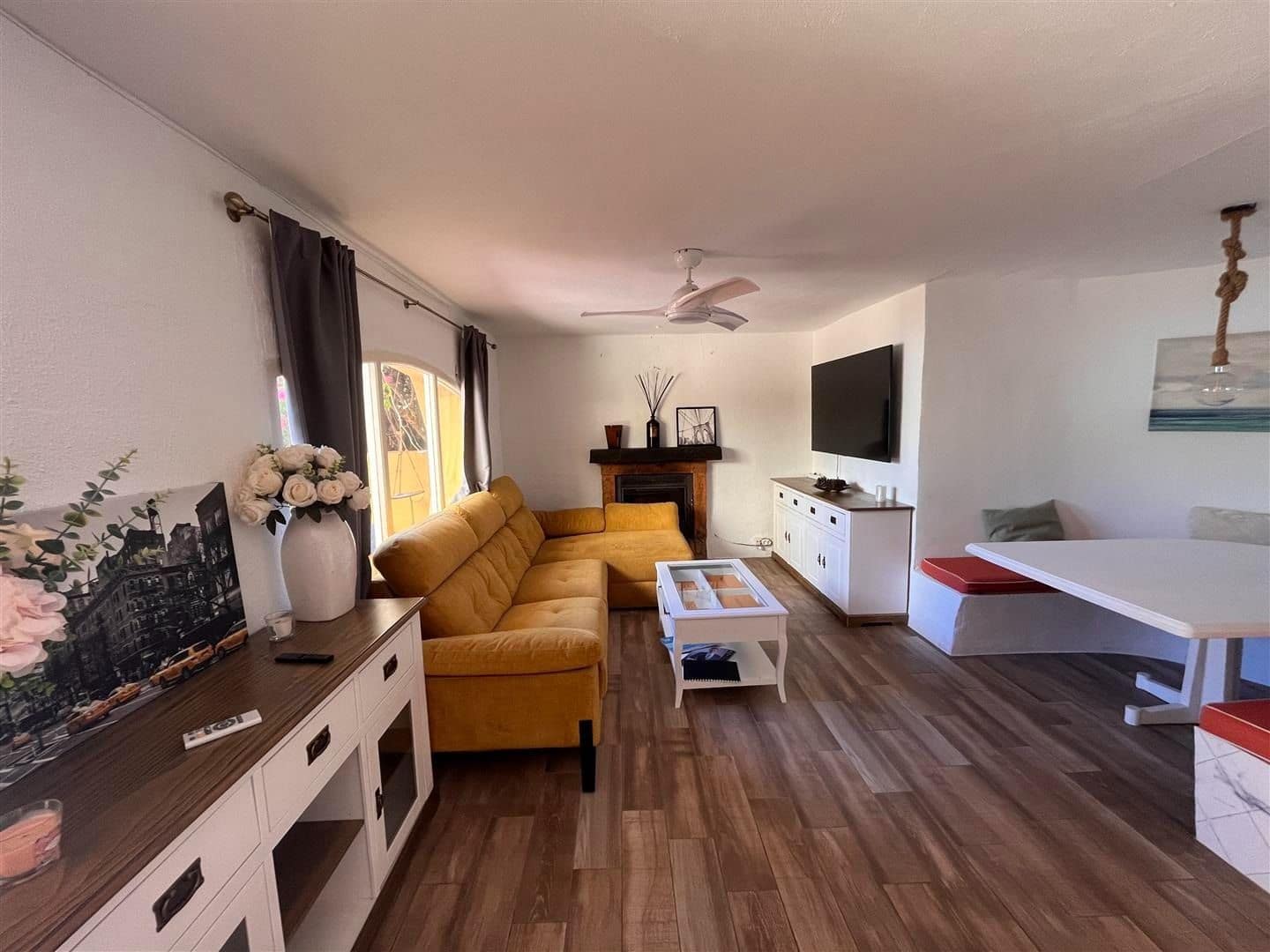 3 soveværelse Byhus til leje i Marbella med swimmingpool - € 2.500 (Ref: 9784133)