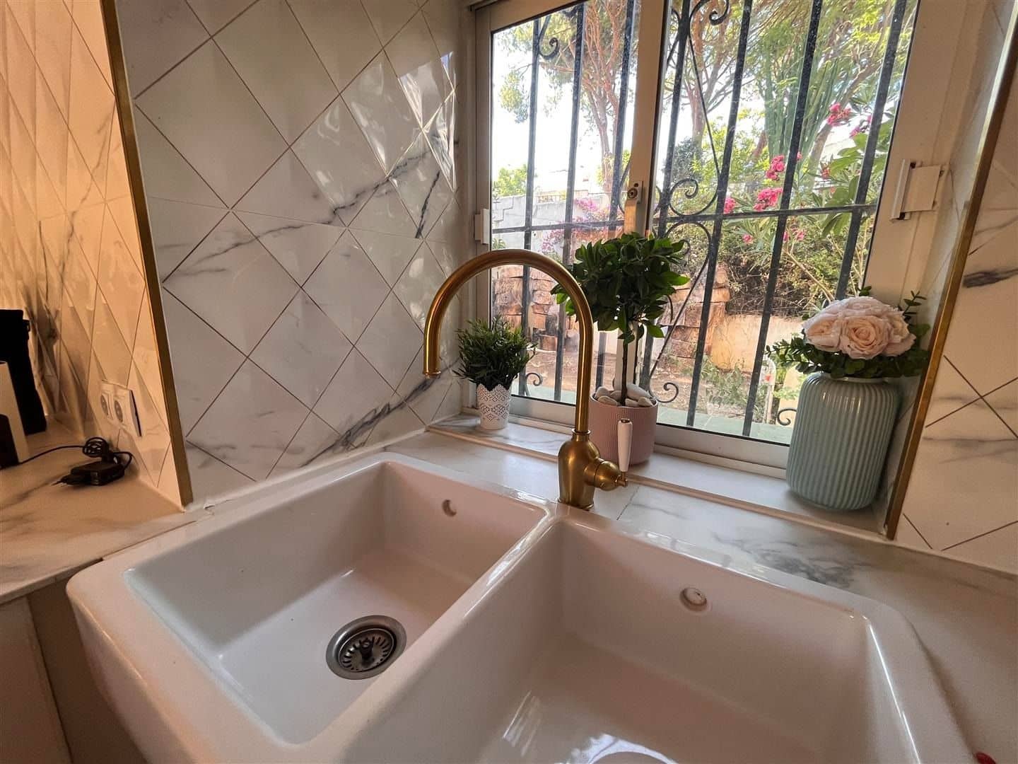 3 soveværelse Byhus til leje i Marbella med swimmingpool - € 2.500 (Ref: 9784133)