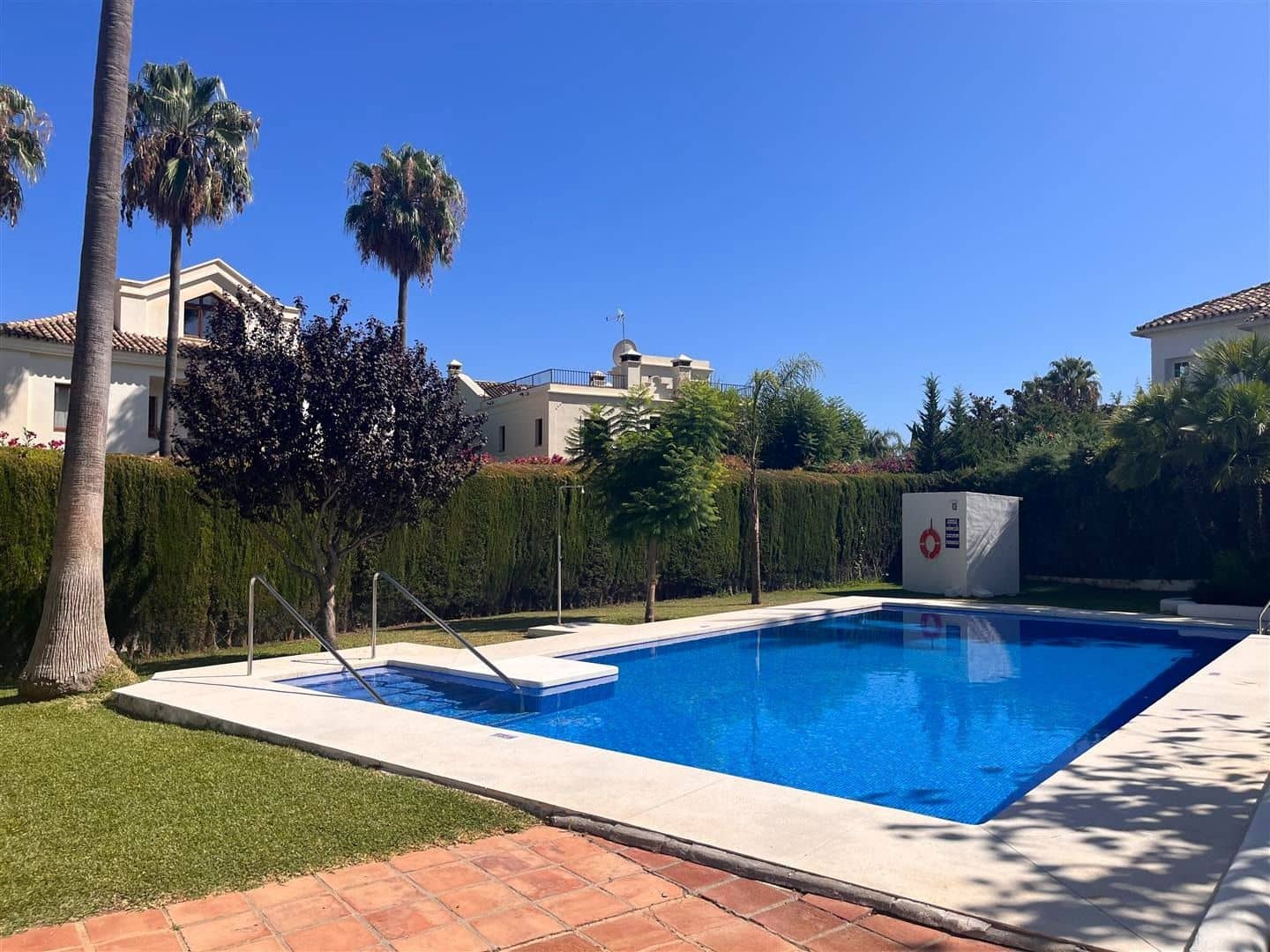 3 soveværelse Byhus til leje i Marbella med swimmingpool - € 2.500 (Ref: 9784133)