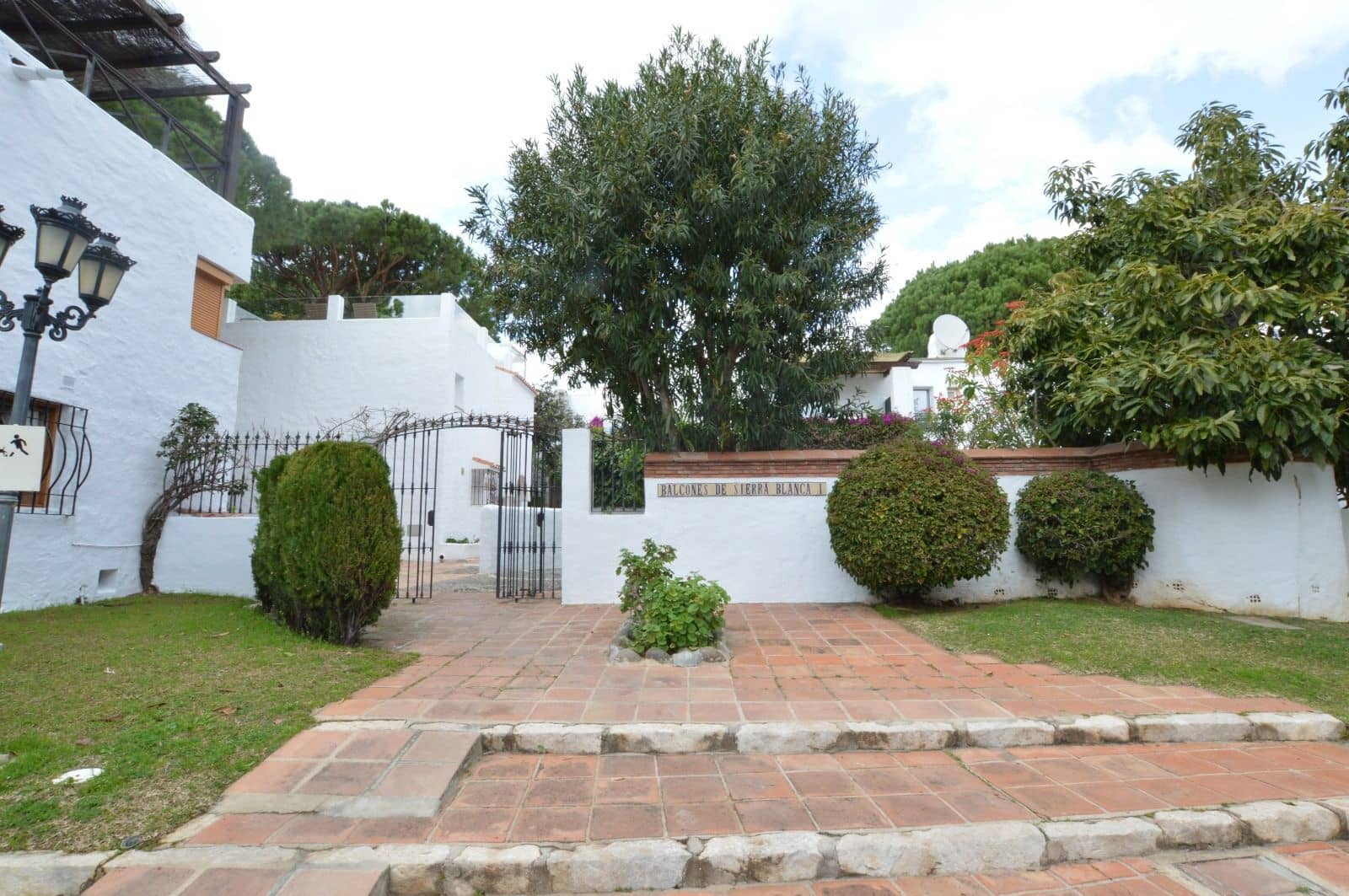 3 soveværelse Byhus til leje i Marbella med swimmingpool - € 2.500 (Ref: 9784133)