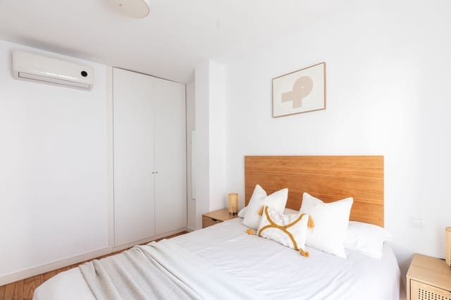 2 soveværelse Lejlighed til salg i Lagunillas, Málaga by - € 345.000 (Ref: 9787703)