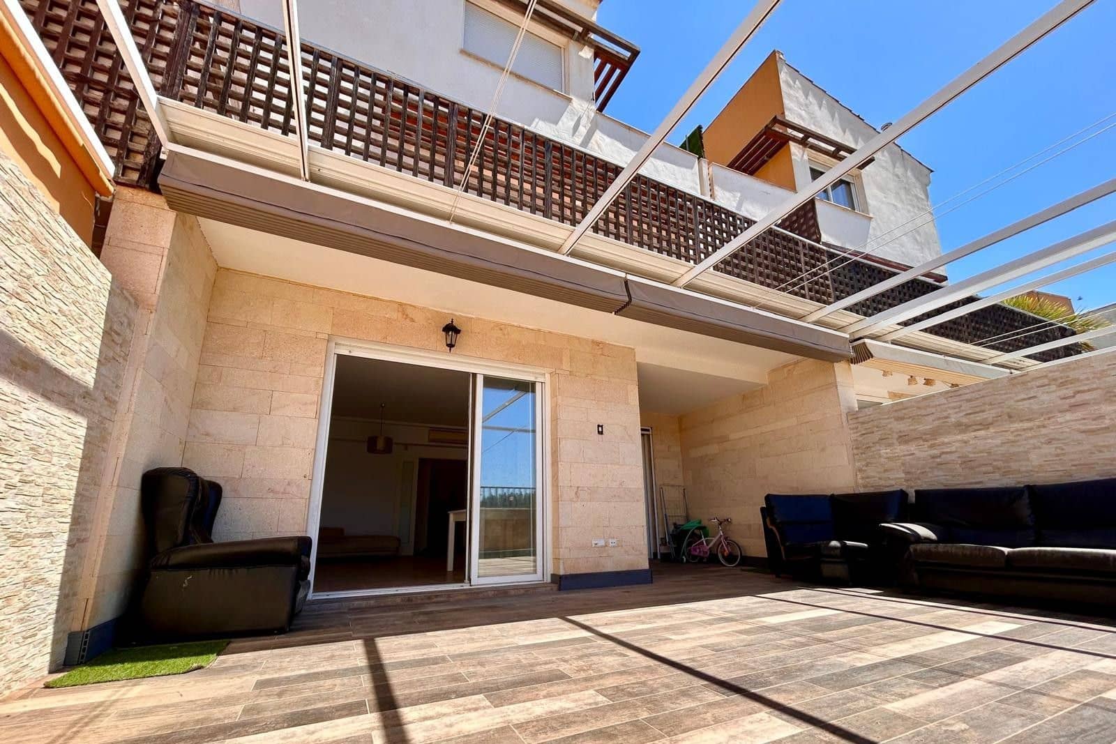 4 soveværelse Byhus til salg i Mijas Costa med swimmingpool - € 369.000 (Ref: 9788708)