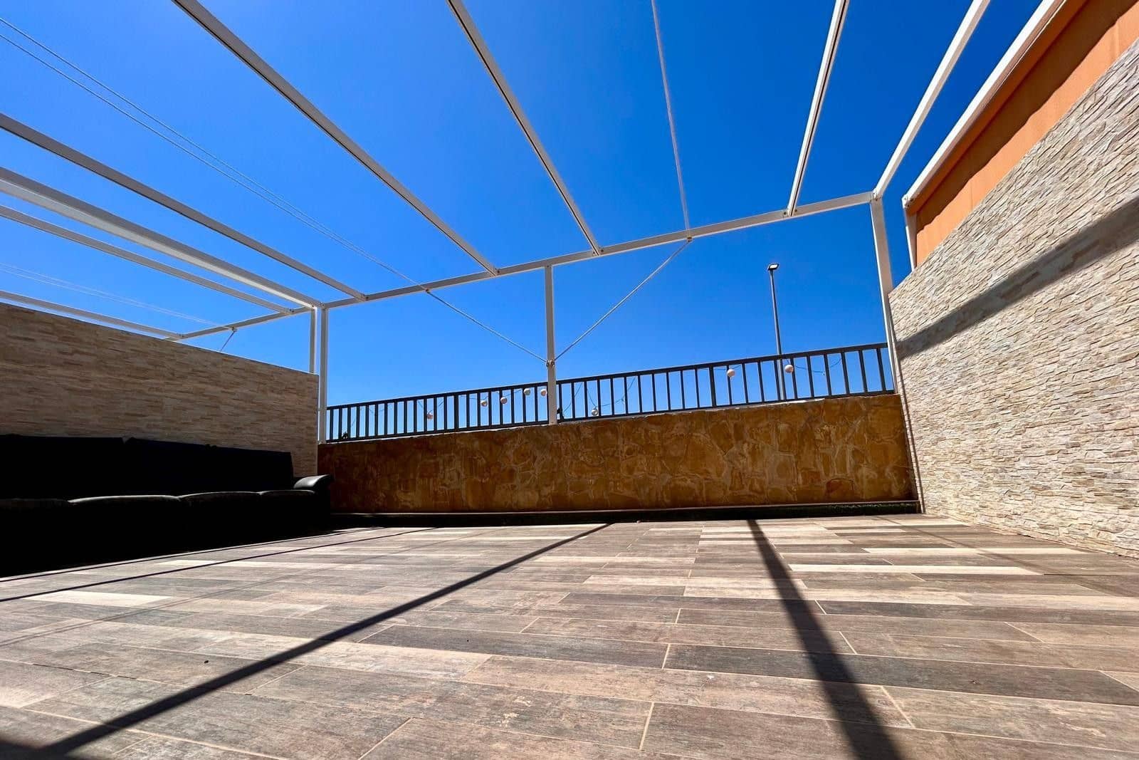 4 soveværelse Byhus til salg i Mijas Costa med swimmingpool - € 369.000 (Ref: 9788708)
