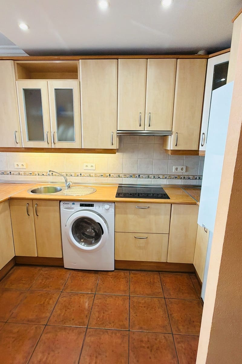 Apartment for sale in Torremolinos - € 184,000 (Ref: 9789947)