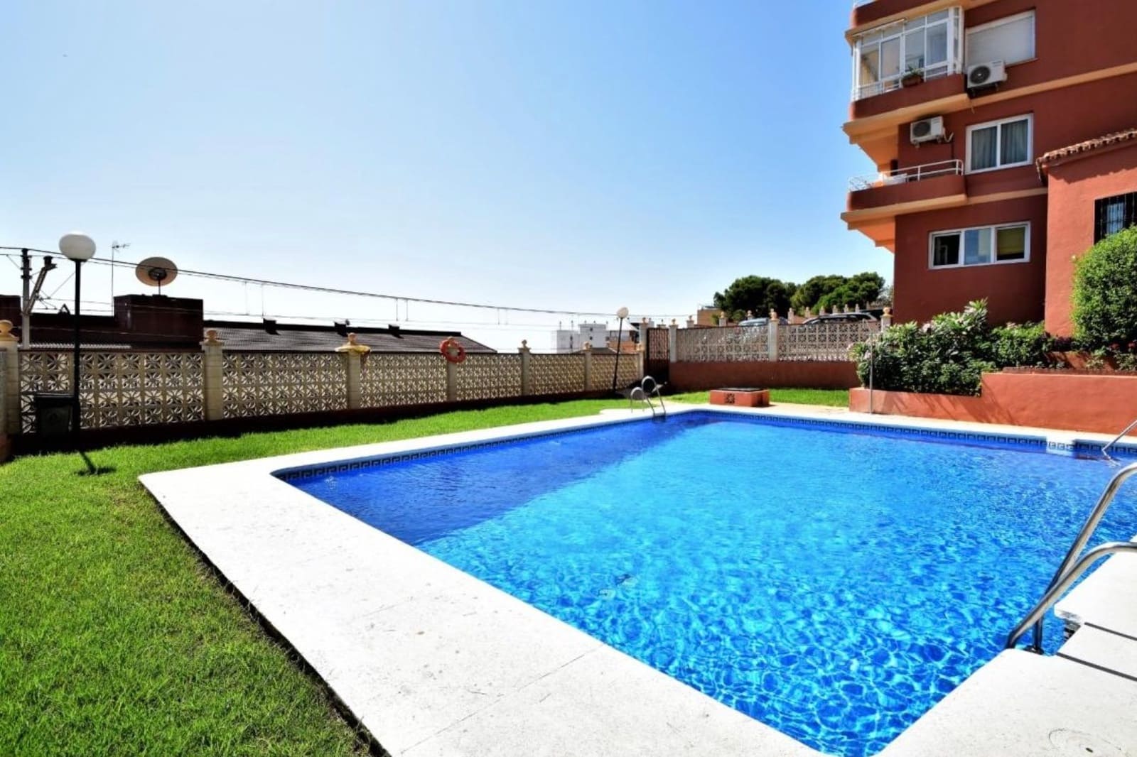 Apartment for sale in Torremolinos - € 184,000 (Ref: 9789947)