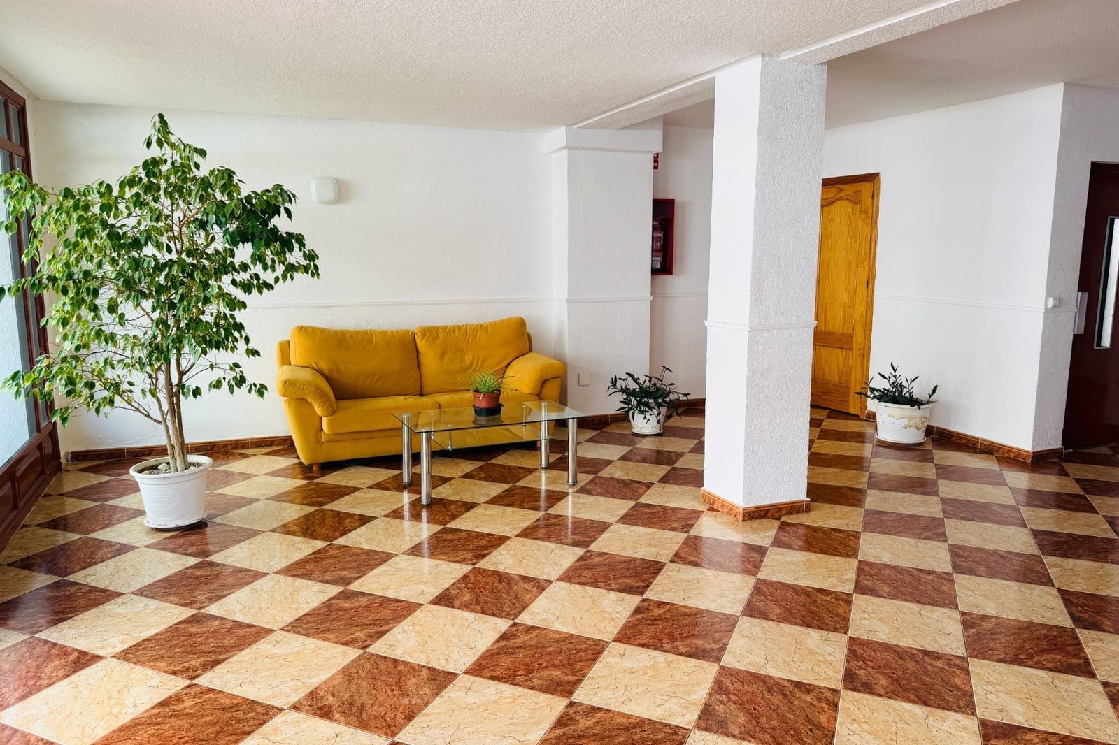 Apartment for sale in Torremolinos - € 184,000 (Ref: 9789947)