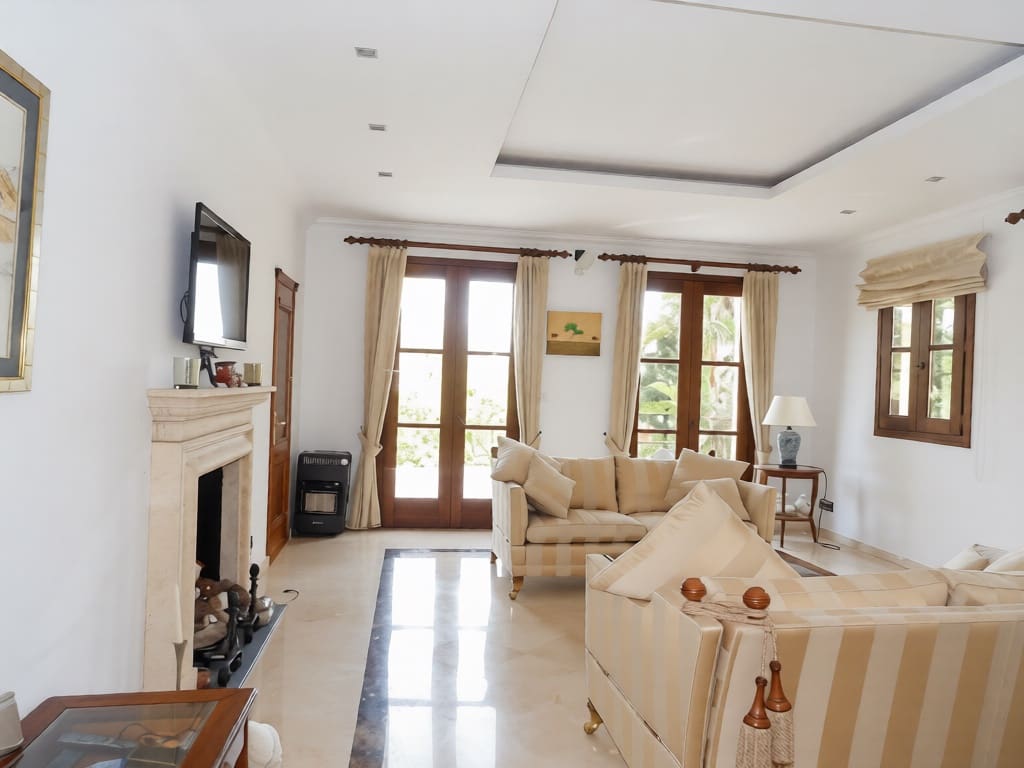 6 bedroom Villa for sale in Alhaurin el Grande with pool - € 2,200,000 (Ref: 9795507)