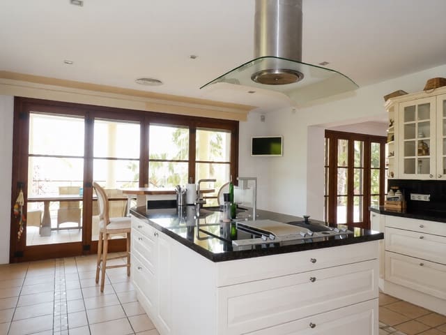 6 soverom Villa til salgs i Alhaurín el Grande med svømmebasseng - € 2 200 000 (Ref: 9795507)