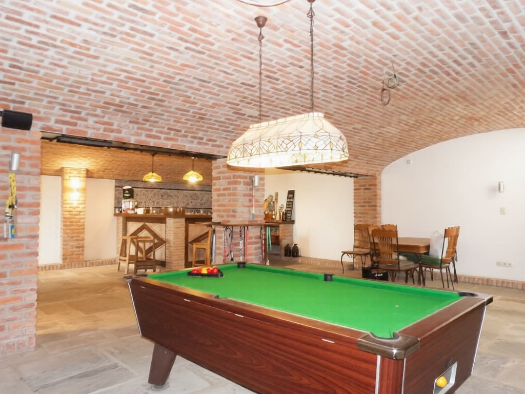 6 bedroom Villa for sale in Alhaurin el Grande with pool - € 2,200,000 (Ref: 9795507)