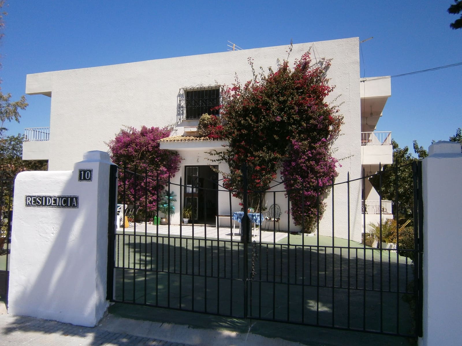 24 sovrum Hus till salu i Malaga stad med pool - 1 790 000 € (Ref: 9798282)