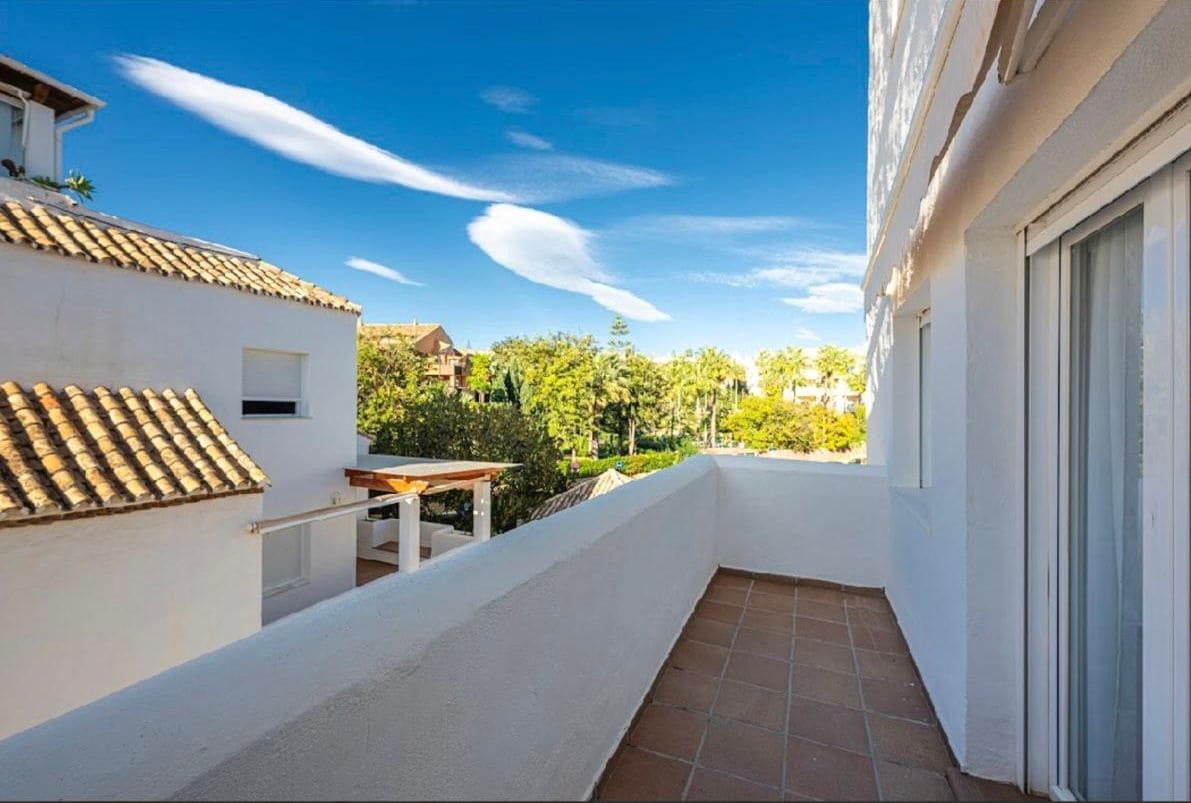 4 sovrum Lägenhet till salu i Marbella med pool - 1 350 000 € (Ref: 9798297)