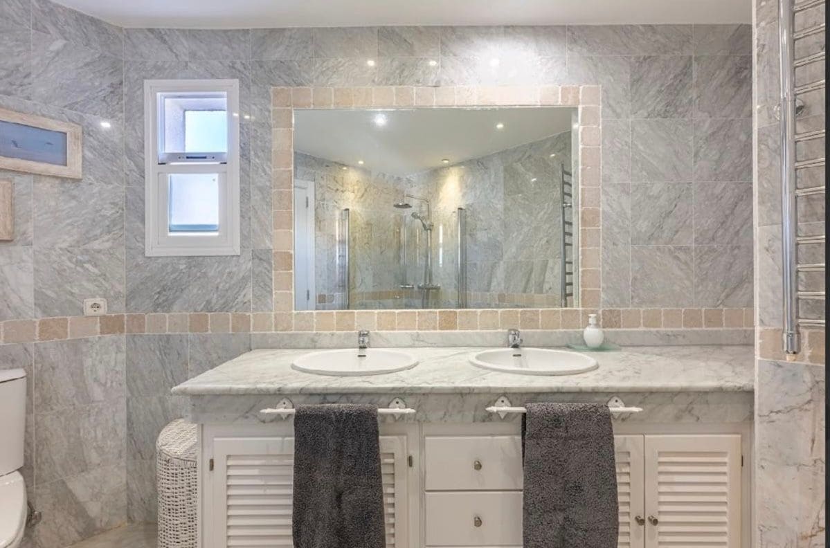 4 sovrum Lägenhet till salu i Marbella med pool - 1 350 000 € (Ref: 9798297)