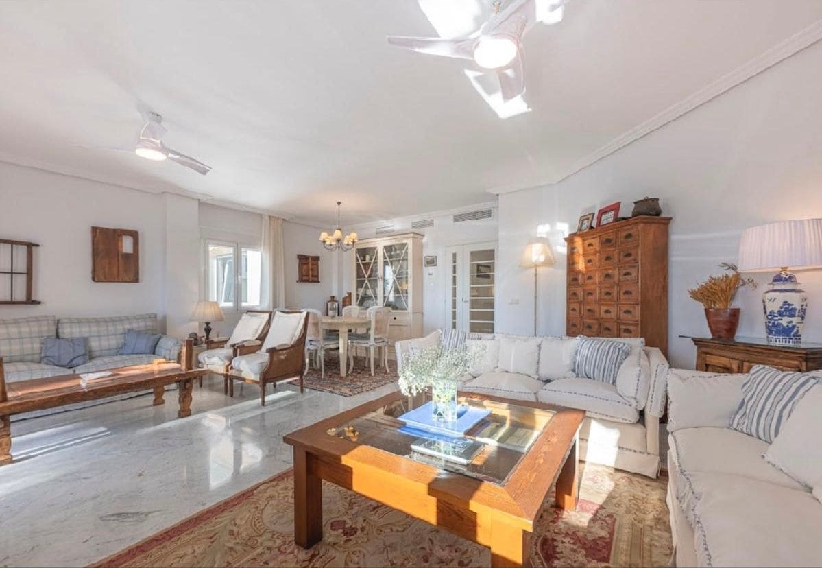 4 sovrum Lägenhet till salu i Marbella med pool - 1 350 000 € (Ref: 9798297)