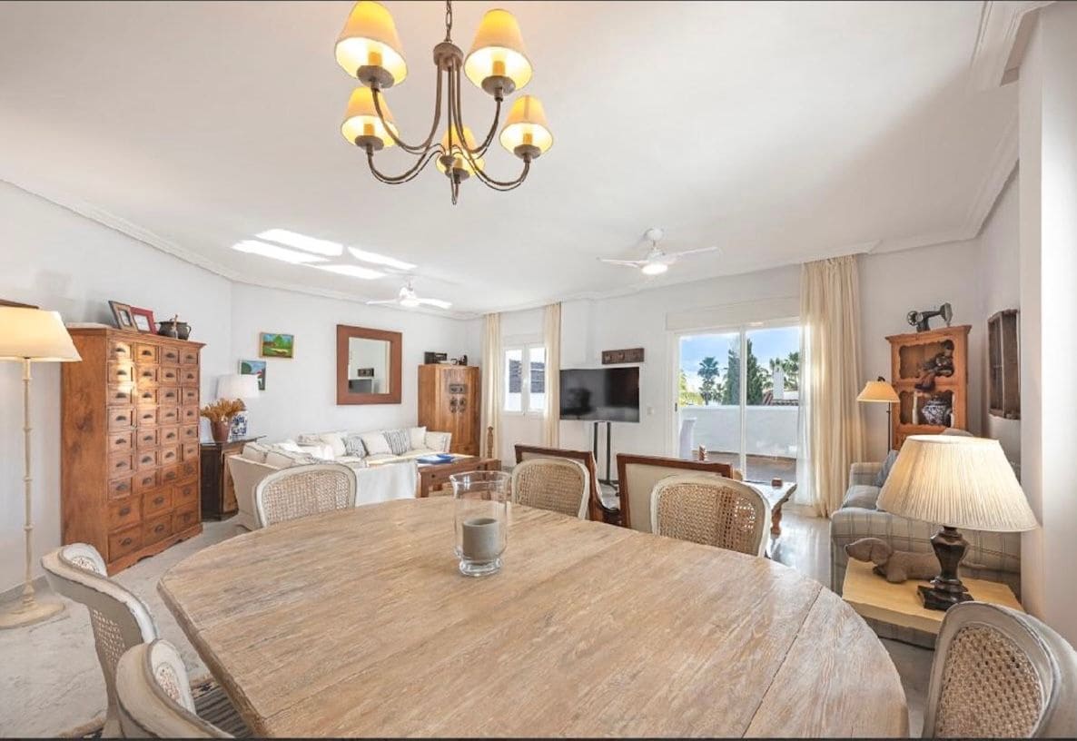 4 sovrum Lägenhet till salu i Marbella med pool - 1 350 000 € (Ref: 9798297)