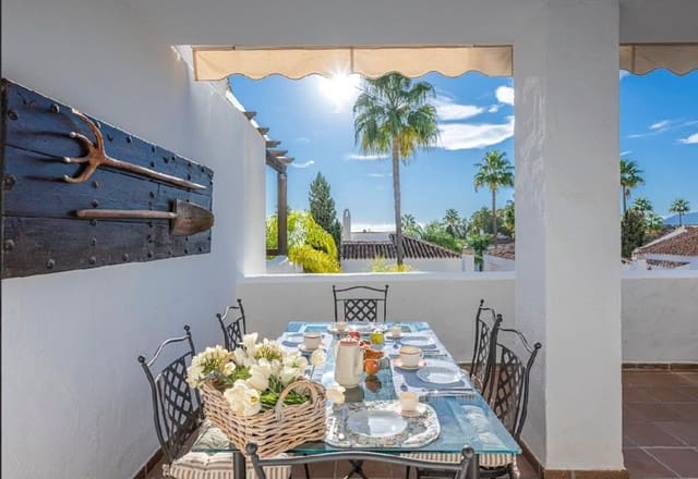 4 sovrum Lägenhet till salu i Bahía de Marbella, Marbella med pool - 1 350 000 € (Ref: 9798297)