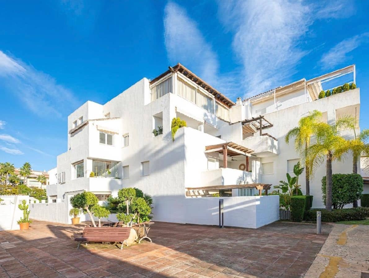 4 sovrum Lägenhet till salu i Marbella med pool - 1 350 000 € (Ref: 9798297)