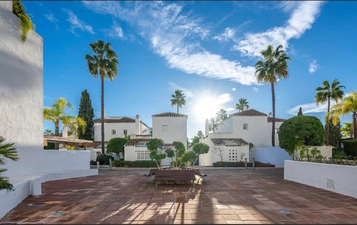 4 sovrum Lägenhet till salu i Marbella med pool - 1 350 000 € (Ref: 9798297)