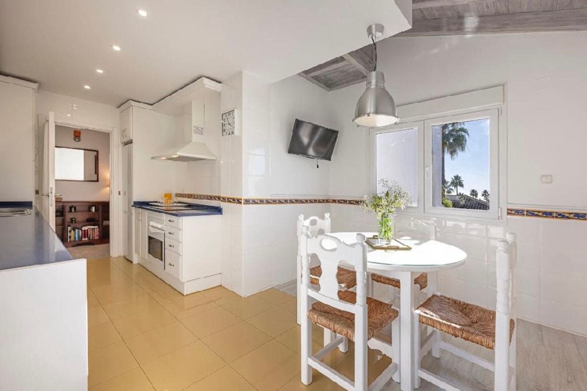4 soveværelse Lejlighed til salg i Marbella med swimmingpool - € 1.350.000 (Ref: 9798297)
