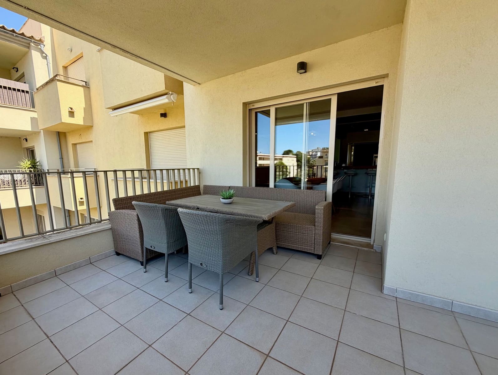 Apartamento de 4 habitaciones en Calvià en alquiler con piscina garaje - 3.700 € (Ref: 9802630)