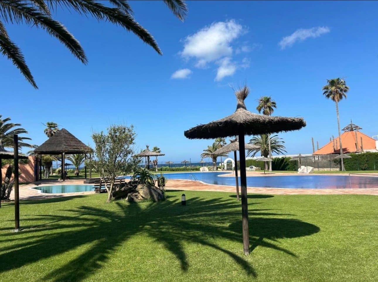 3 sovrum Lägenhet till salu i Barbate med pool - 475 000 € (Ref: 9803799)