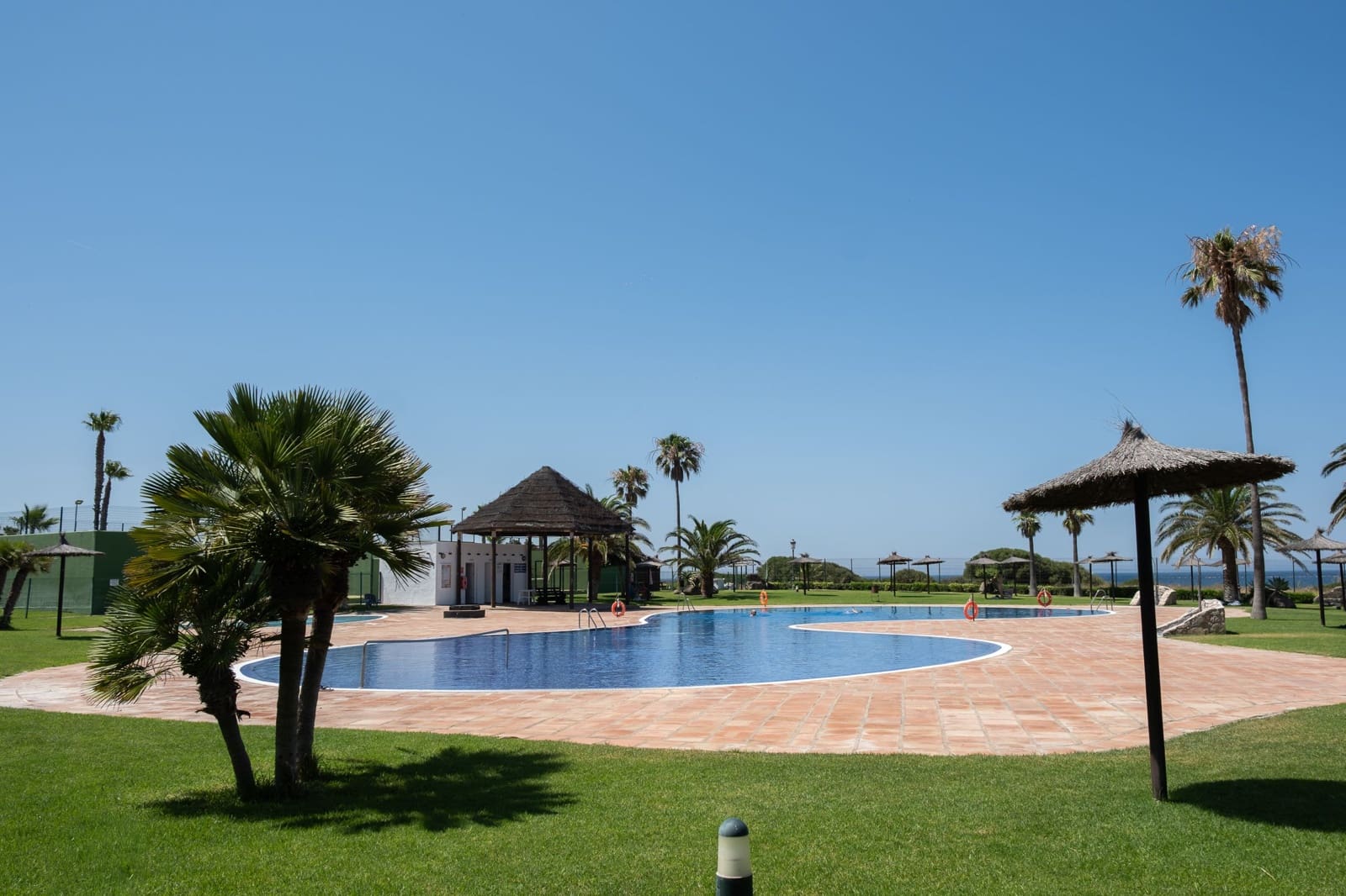 3 sovrum Lägenhet till salu i Barbate med pool - 442 000 € (Ref: 9803799)