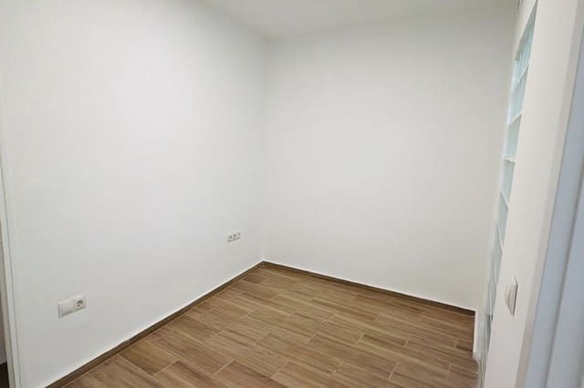 3 slaapkamer Appartement te koop in La Trinidad, Málaga stad - € 375.000 (Ref: 9805425)