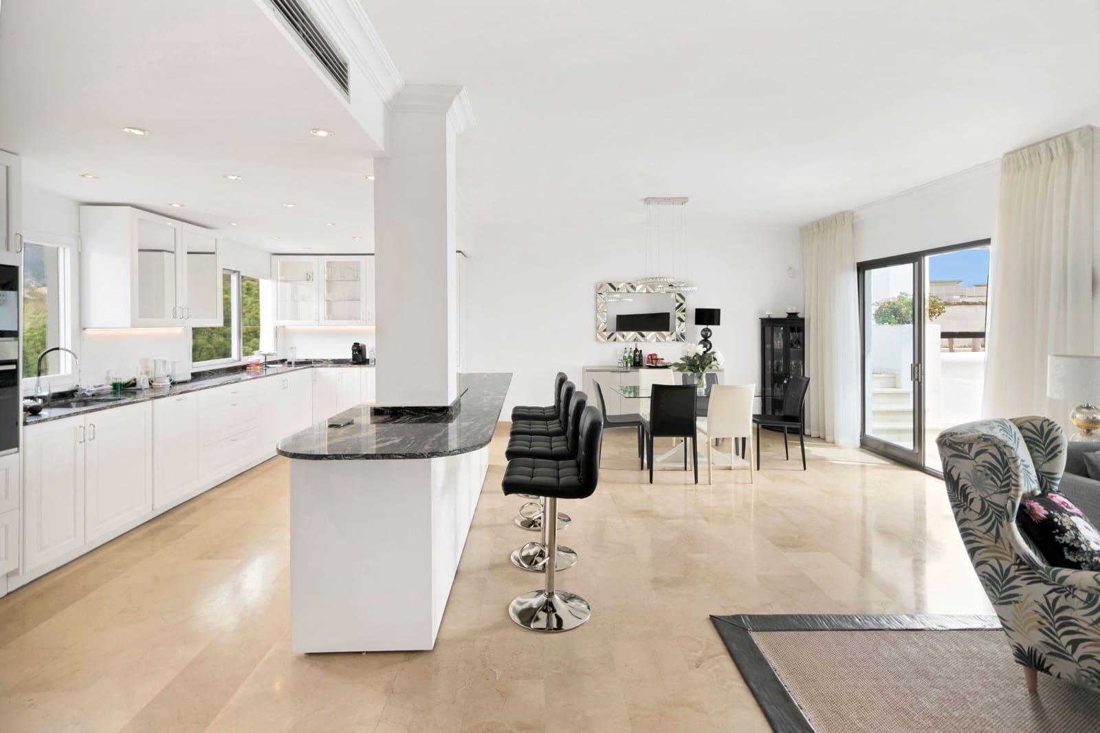 3 Zimmer Penthouse zu verkaufen in Marbella mit Pool - 3.950.000 € (Ref: 9805426)