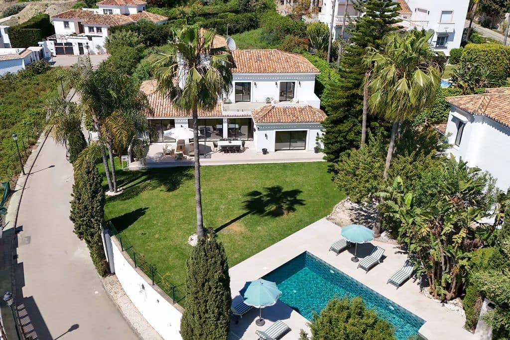 Chalet de 6 habitaciones en Benahavís en venta con piscina garaje - 2.690.000 € (Ref: 9805915)