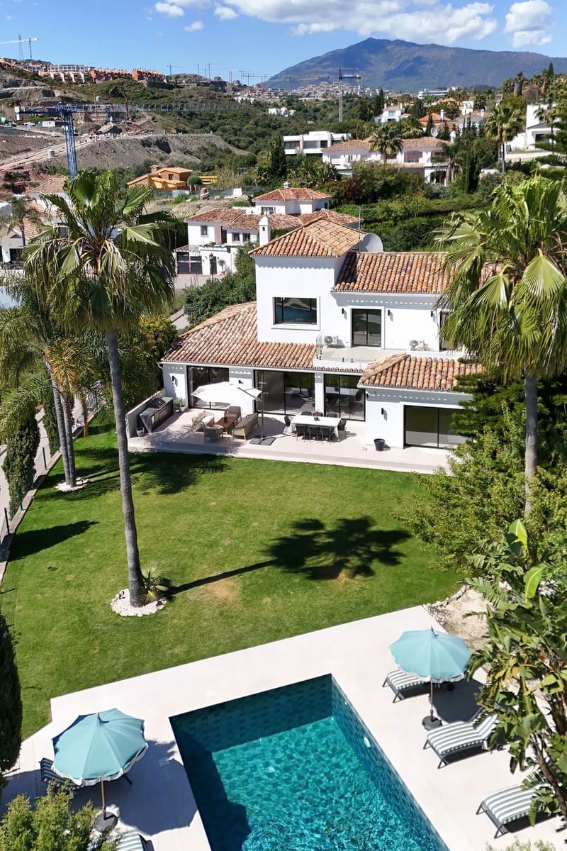 Chalet de 6 habitaciones en Benahavís en venta con piscina garaje - 2.690.000 € (Ref: 9805915)