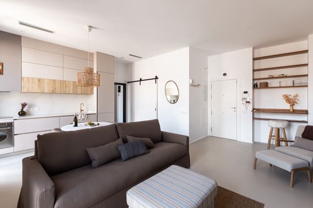 1 bedroom Apartment for sale in La Trinidad, Málaga city - € 439,000 (Ref: 9807097)