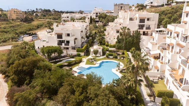 3 soverom Leilighet til salgs i La Concha - Resina Golf, Estepona med svømmebasseng - € 439 000 (Ref: 9813450)