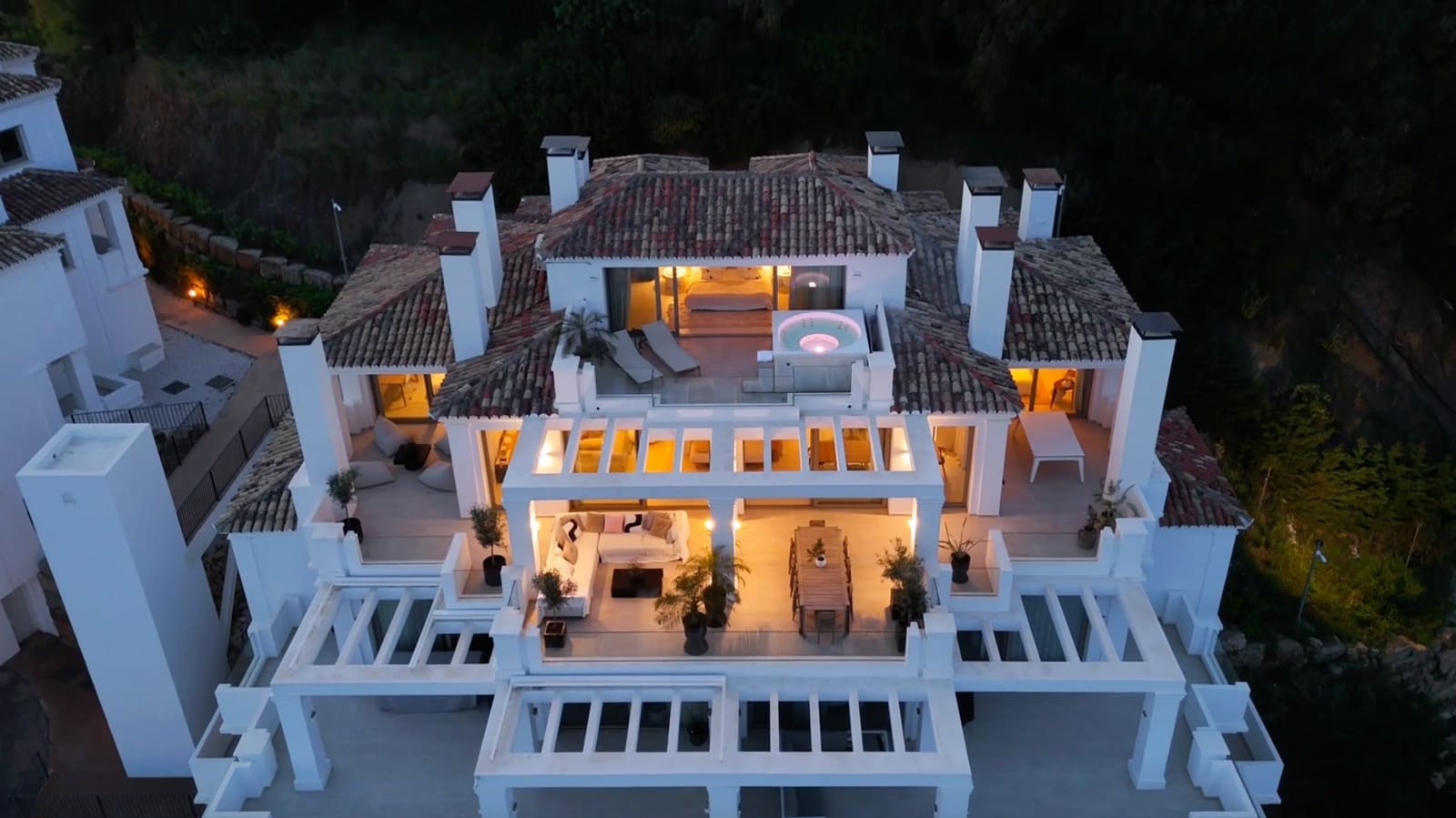 3 bedroom Apartment for sale in Marbella with pool - € 2,980,000 (Ref: 9815386)
